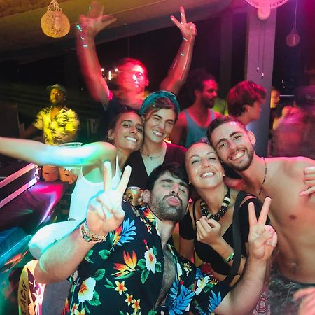 Beach Break Surf Hostel Weligama Ngoại thất bức ảnh