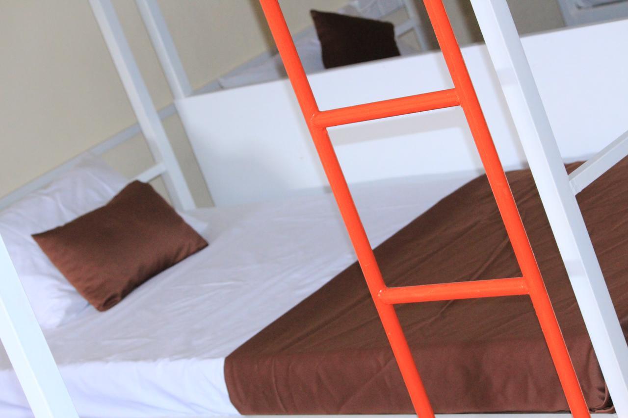 Beach Break Surf Hostel Weligama Ngoại thất bức ảnh