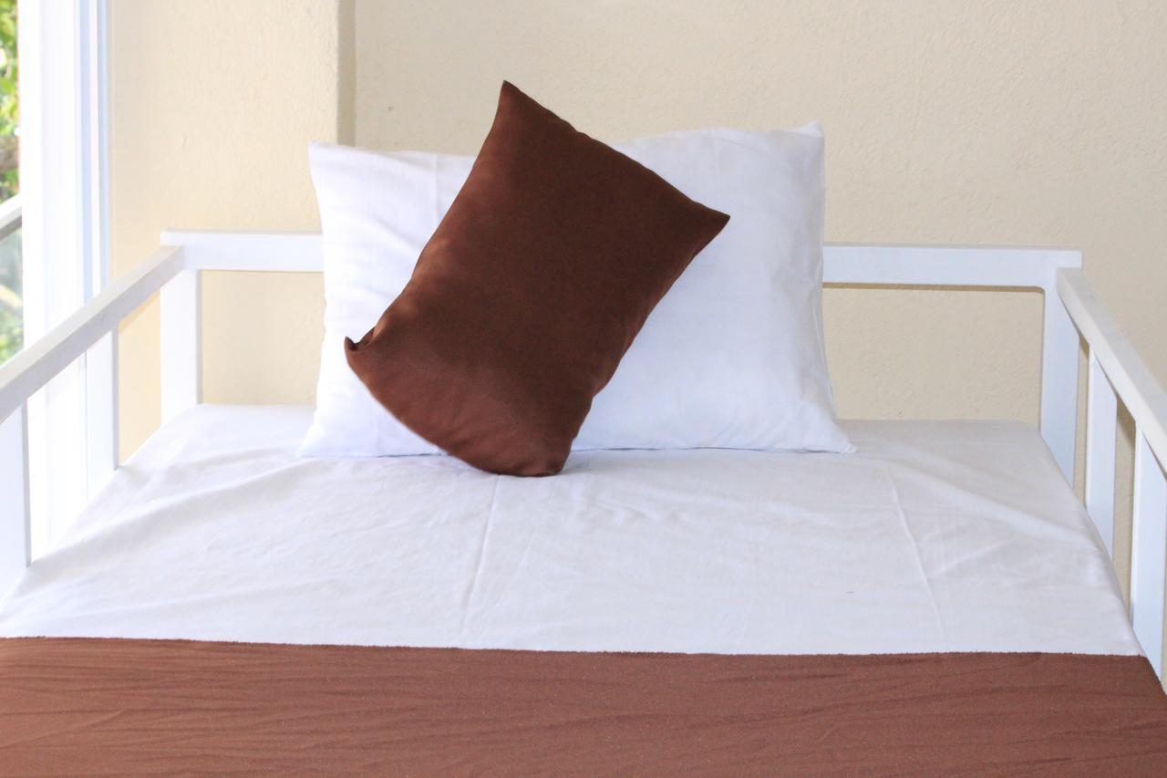 Beach Break Surf Hostel Weligama Ngoại thất bức ảnh