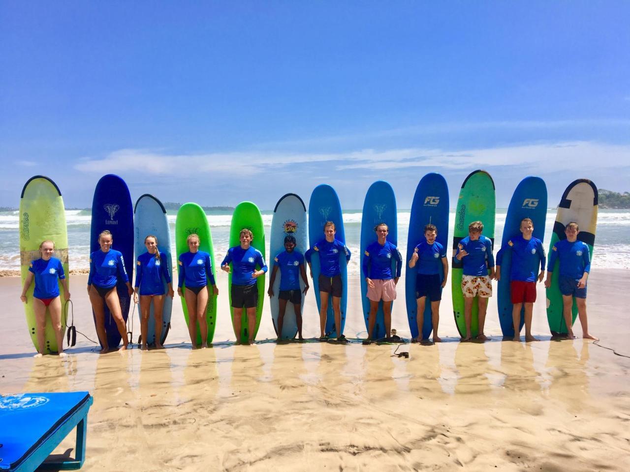 Beach Break Surf Hostel Weligama Ngoại thất bức ảnh