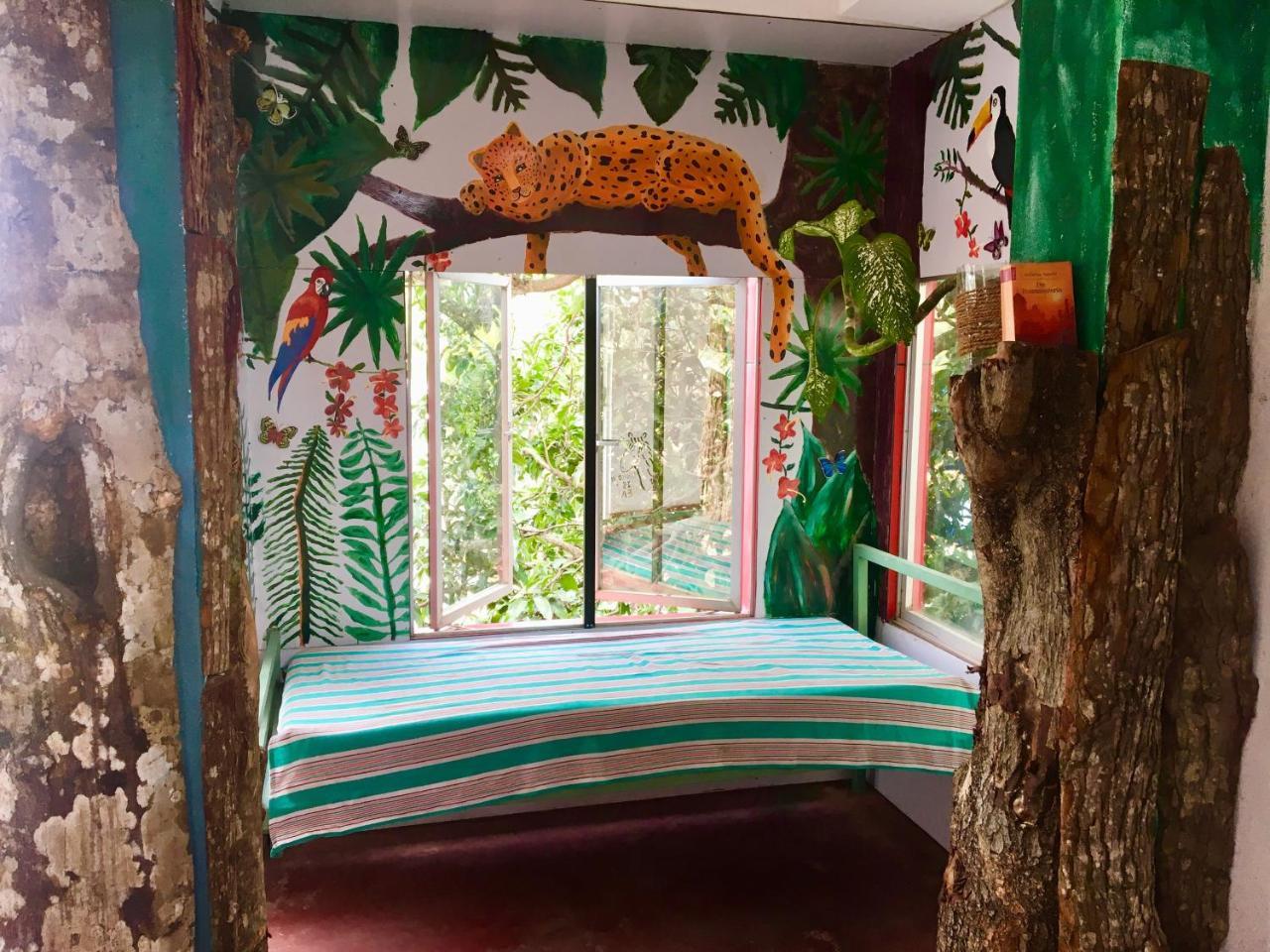 Beach Break Surf Hostel Weligama Ngoại thất bức ảnh