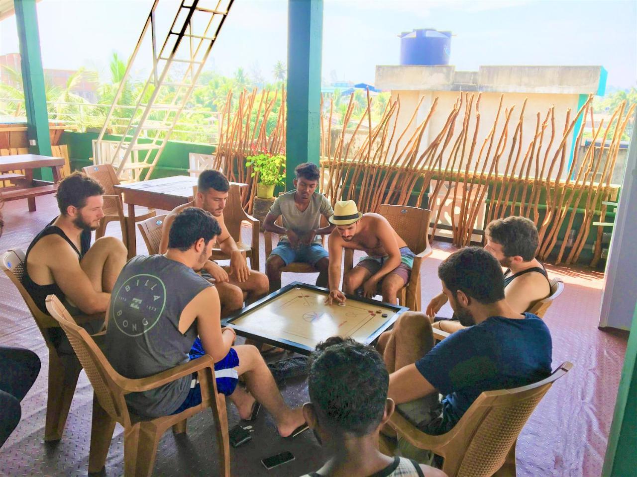 Beach Break Surf Hostel Weligama Ngoại thất bức ảnh